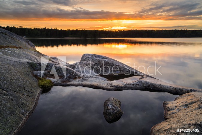 Afbeeldingen van Sunset in Swedish archipelago during summer